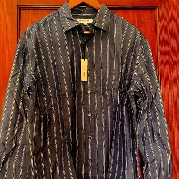 Banana Republic Relaxed Fit Washed Cotton Poplin Shirt. Size Medium NWT - Picture 1 of 7